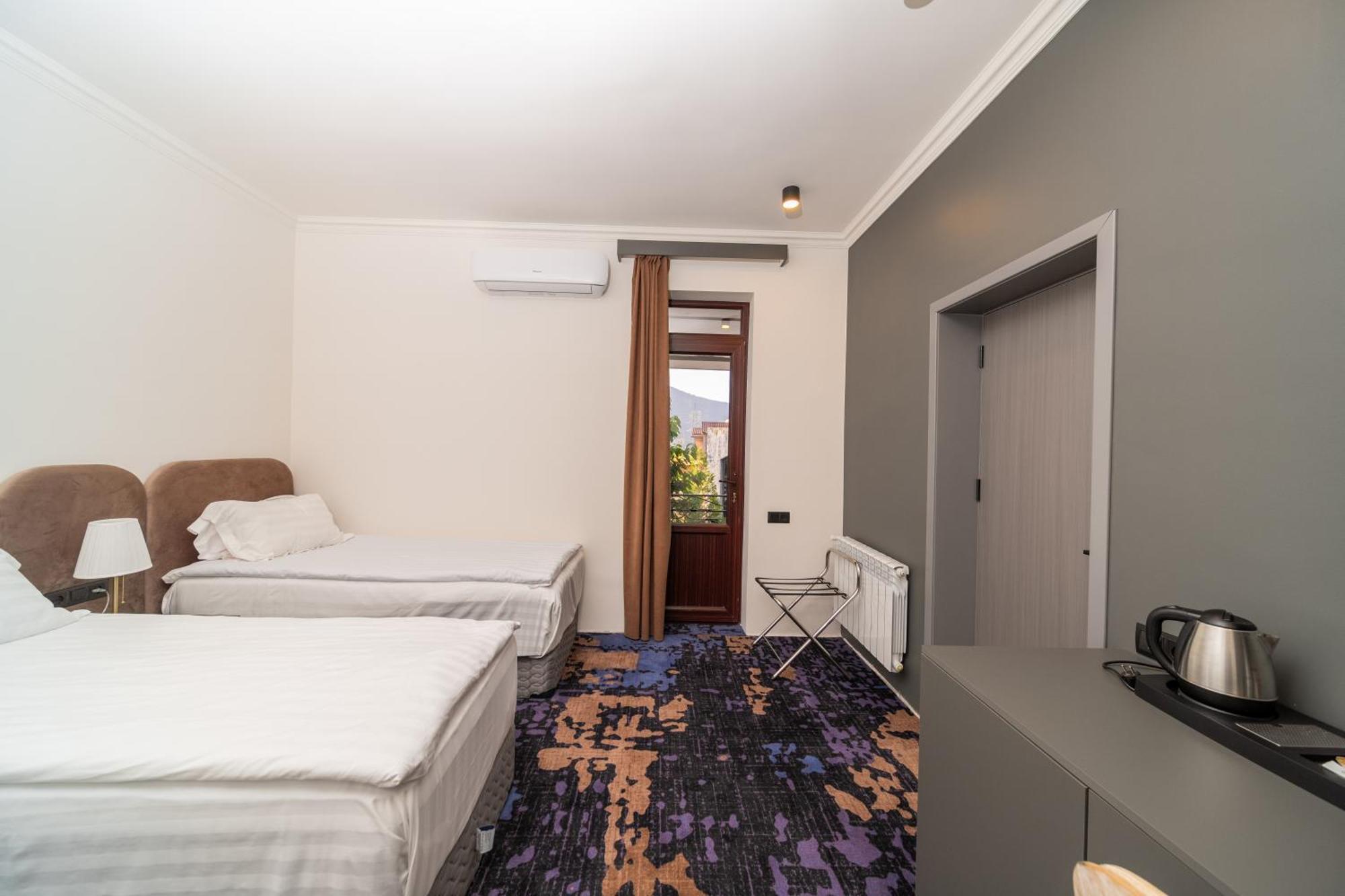 Kefilyan Family Hotel Sanain المظهر الخارجي الصورة